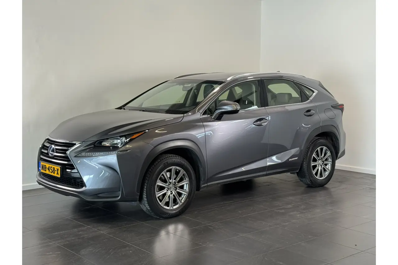 Lexus NX 300H AWD Business Line 2017, foto 1