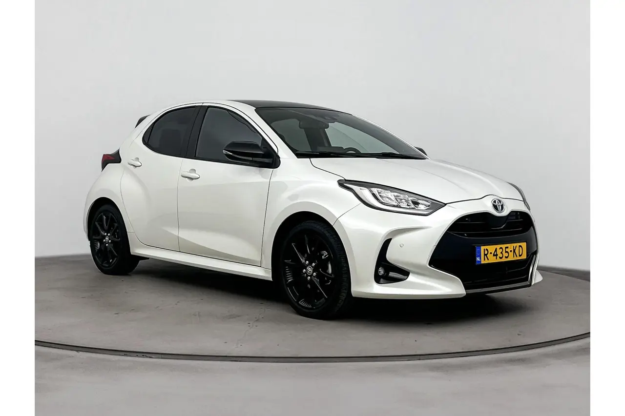 Toyota Yaris 1.5 Hybrid Executive 2022, foto 1