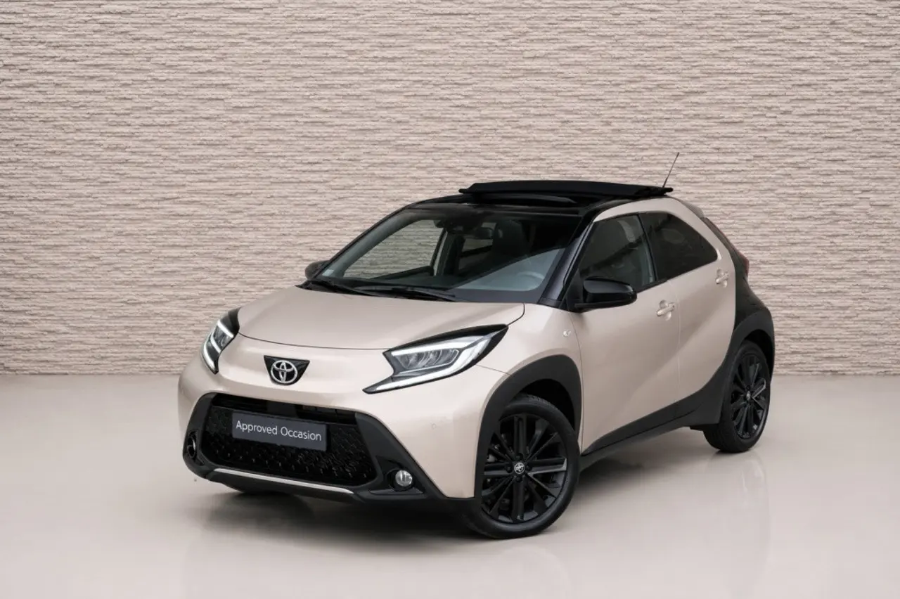 Toyota Aygo X 1.0 VVT-i Mt Premium 2025, foto 1