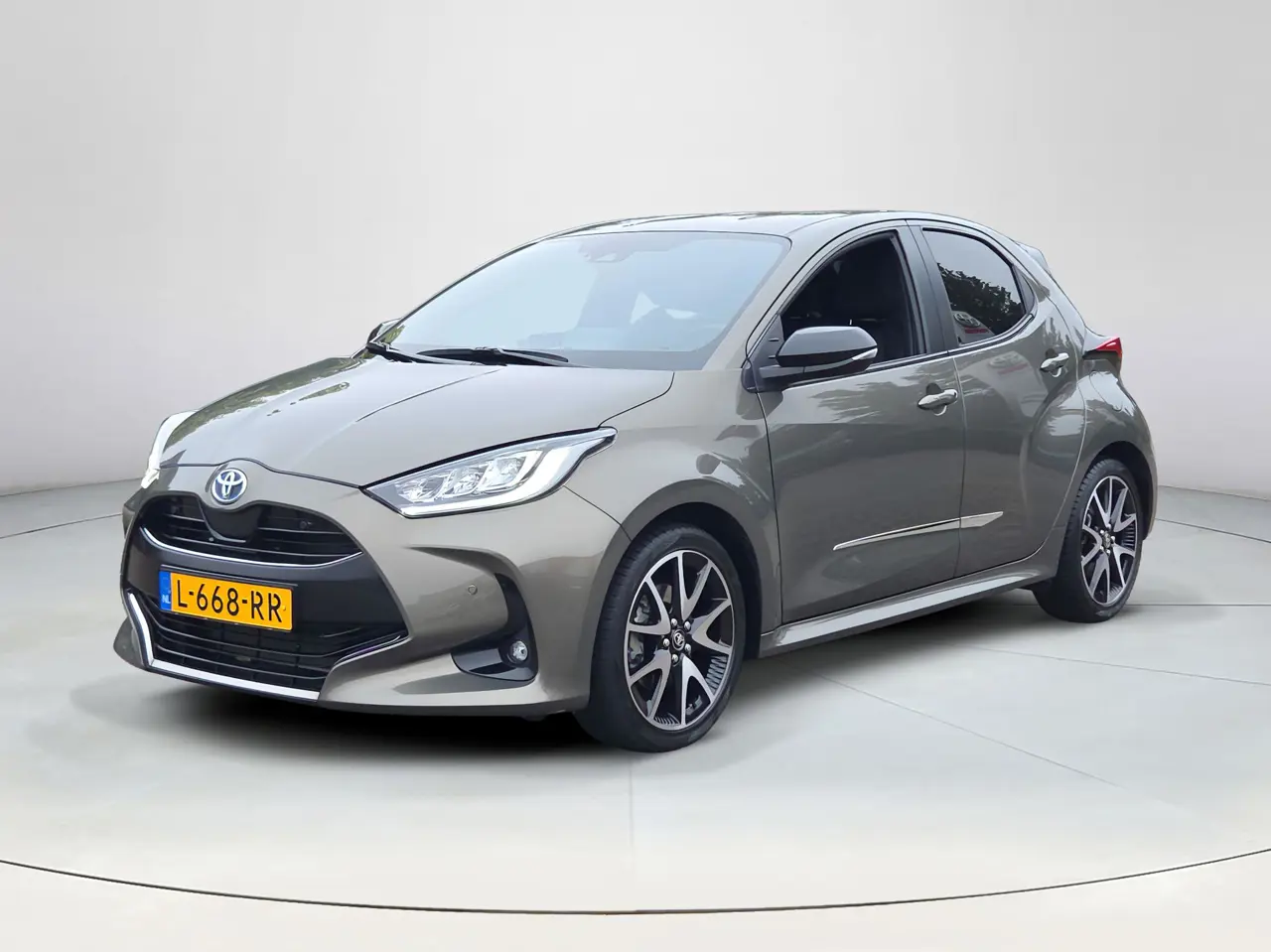 Toyota Yaris 1.5 Hybrid Executive 2021, foto 1