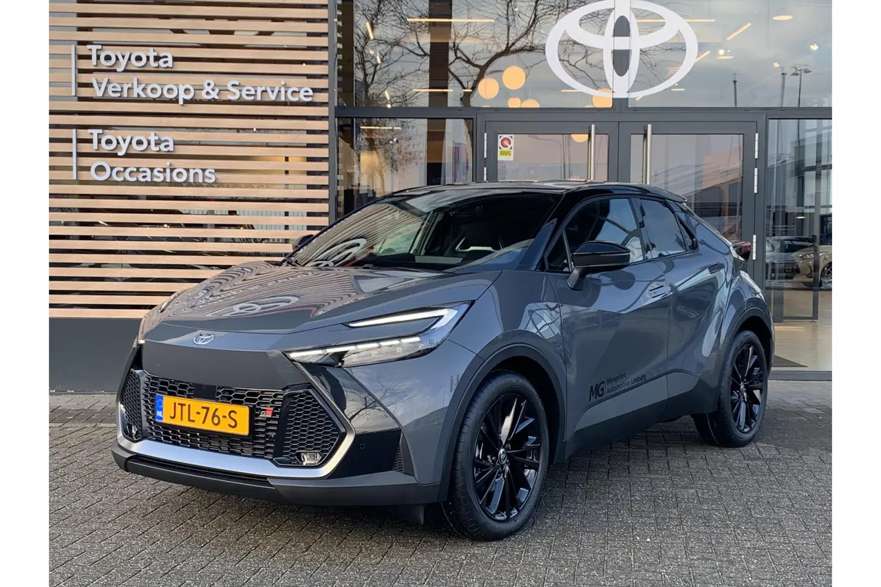 Toyota C-HR 2.0 Plug-In Hybrid 220 Gr Sport 2026, foto 1