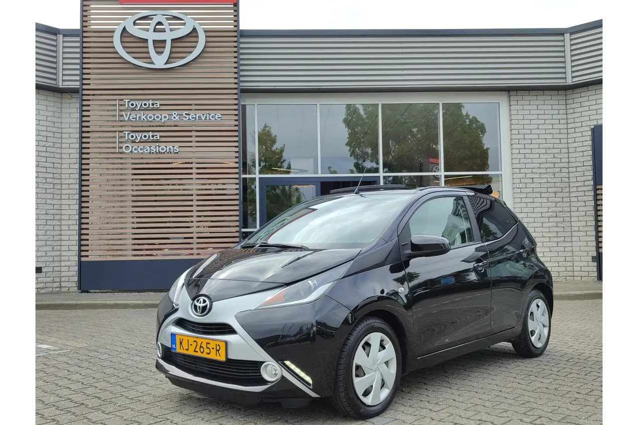 Toyota Aygo 1.0 VVT-i X-Wave Cabrio 2016, foto 1