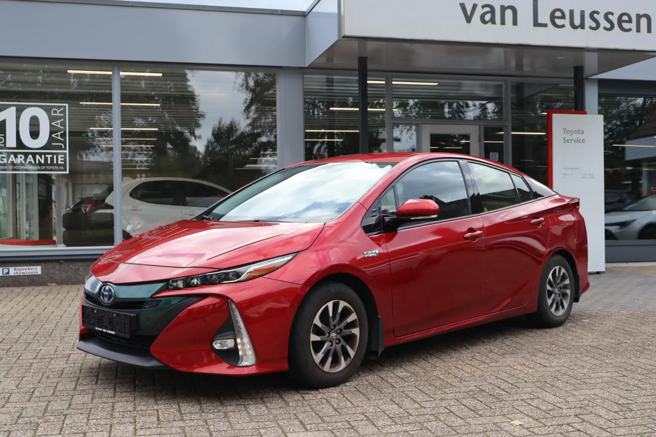 Toyota Prius 1.8 Plug-In Executive 2018, foto 1
