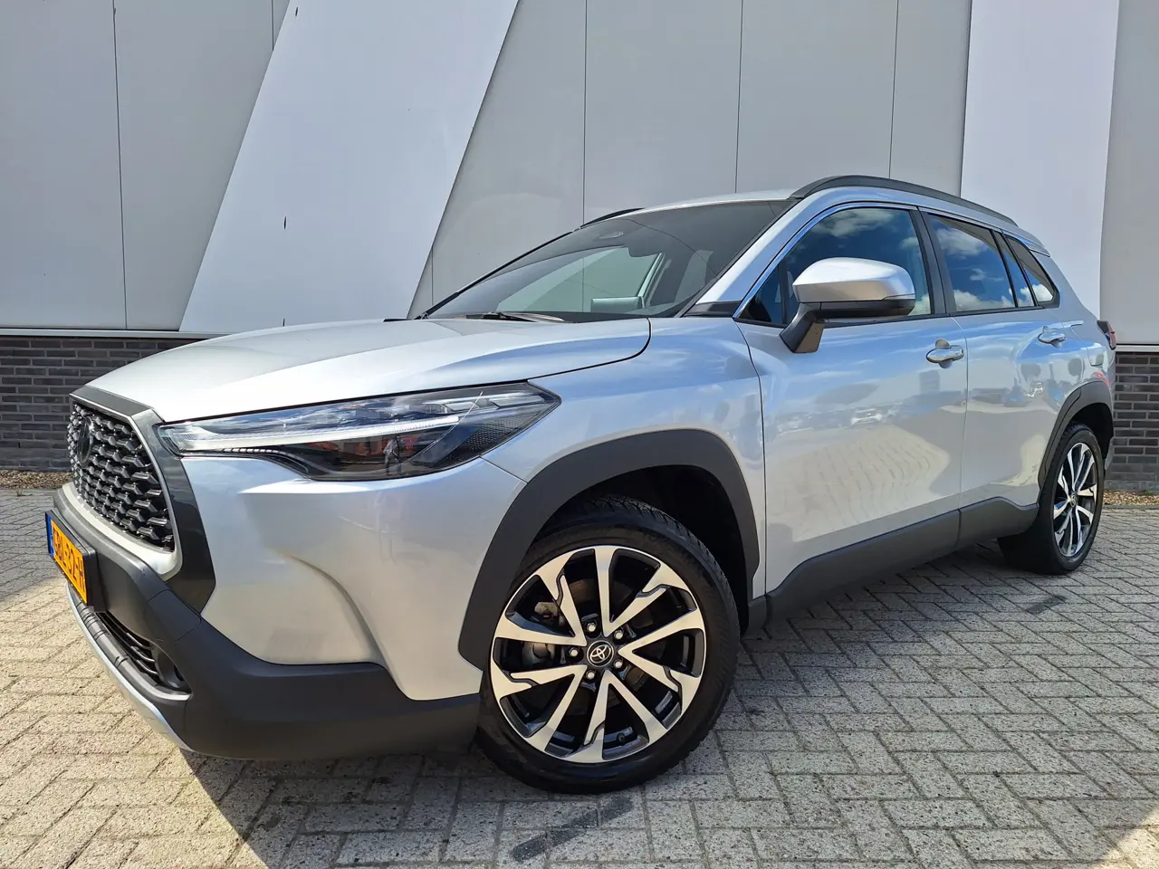 Toyota Corolla Cross Hybrid 140 Dynamic Lm Velgen Apple 2024, foto 1