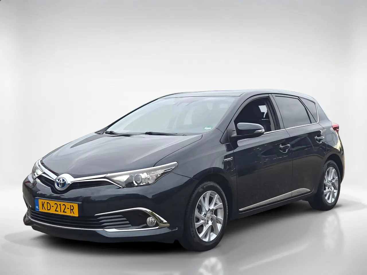Toyota Auris 1.8 Hybrid Executive 2016, foto 1