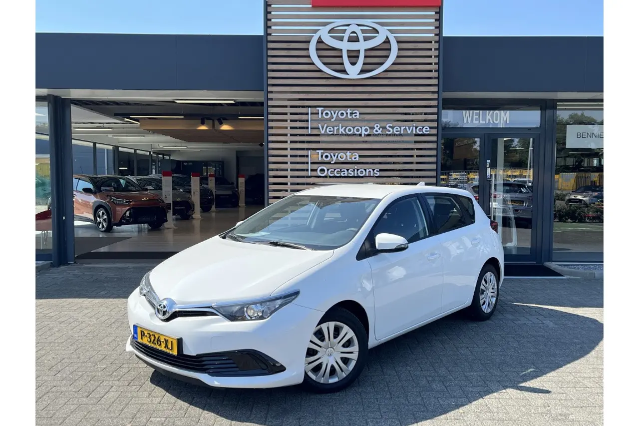 Toyota Auris 1.3 Aspiration 2016, foto 1
