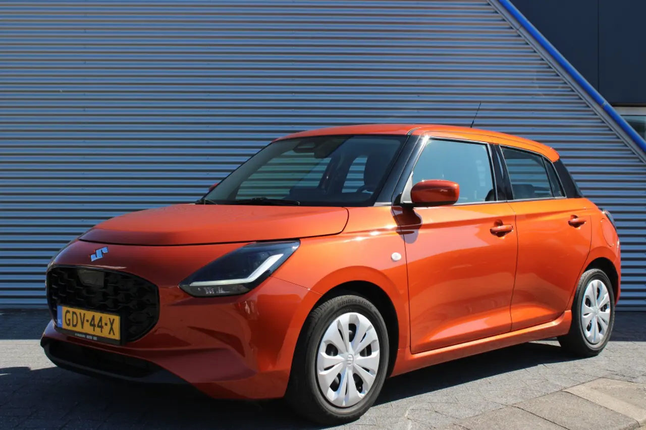 Suzuki Swift 1.2 Comfort Smarthybrid 2024, foto 1