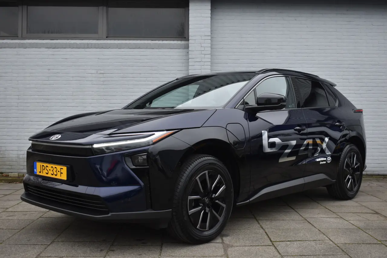 Toyota bZ4X Executive 73 kWh 2025, foto 1