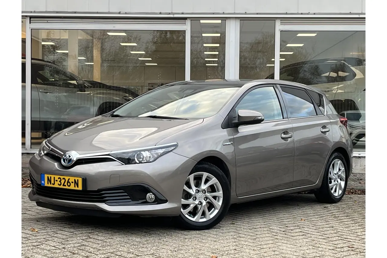 Toyota Auris 1.8 Hybrid Trend 2016, photo 1
