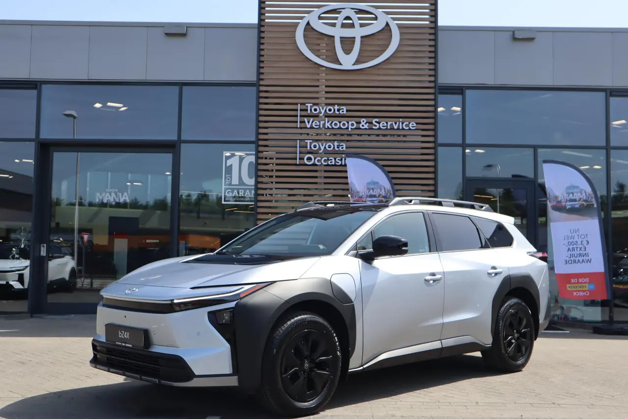 Toyota bZ4X Executive AWD 75Kwh 2026, foto 1