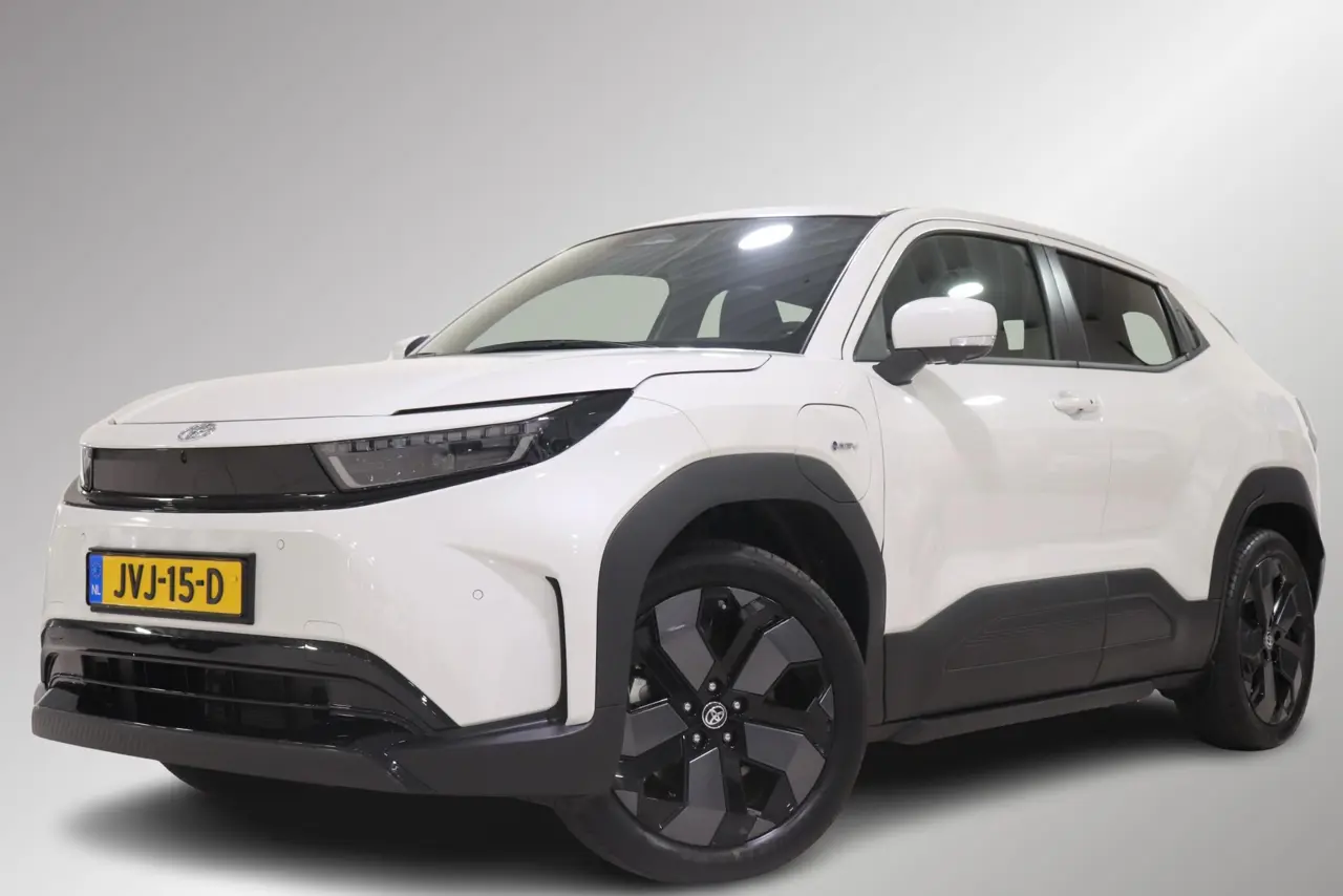 Toyota Urban Cruiser Executive 61 kWh, 2026, foto 1