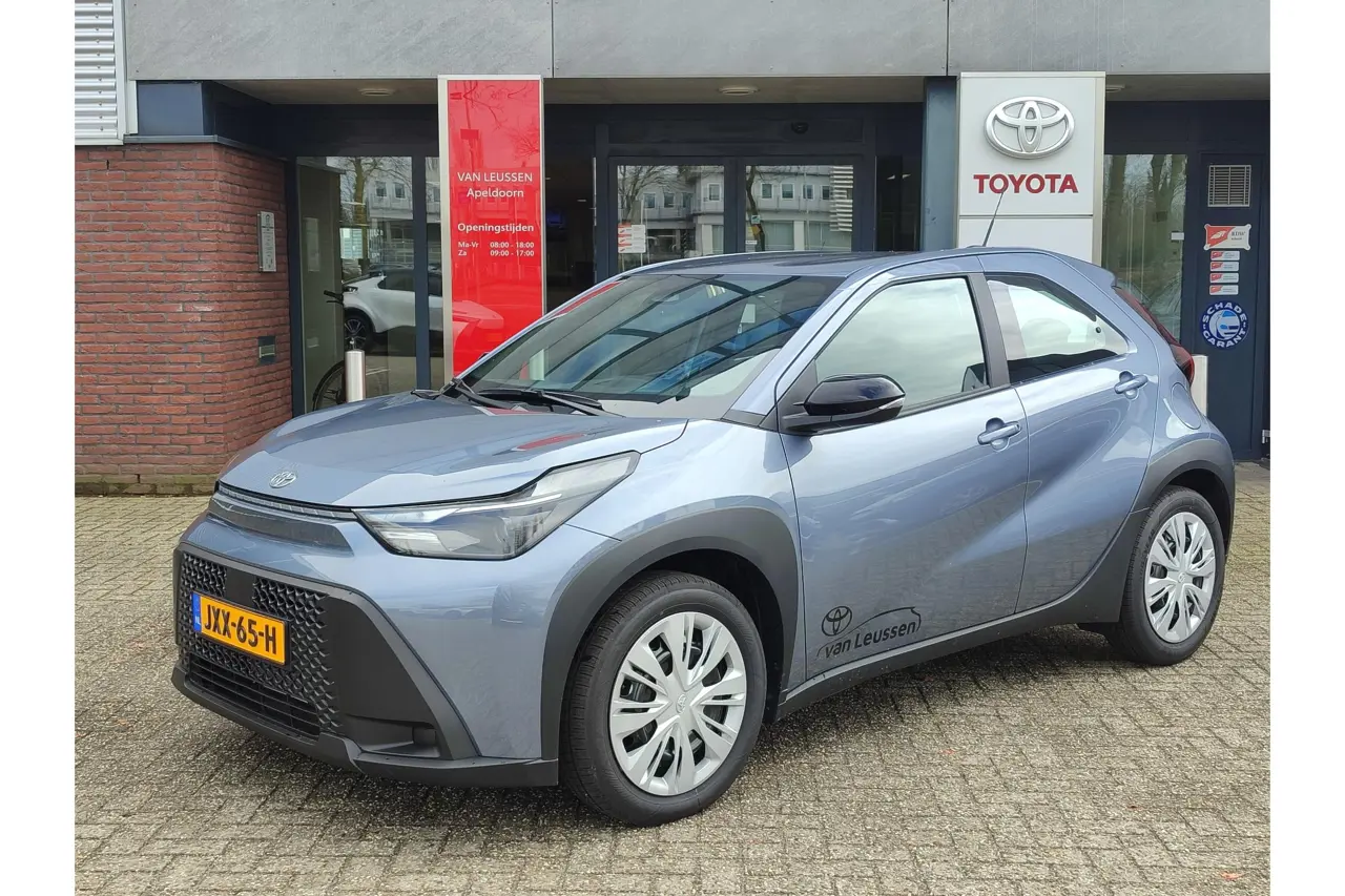 Toyota Aygo X Hybrid 115 Play 2026, foto 1