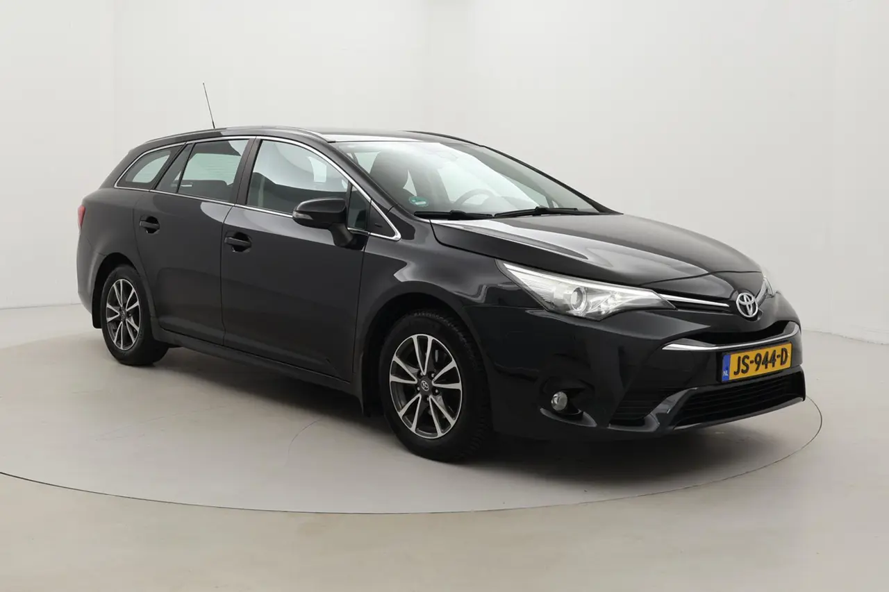 Toyota Avensis Touring Sports 1.8 VVT-i Aspiration 2015, foto 1