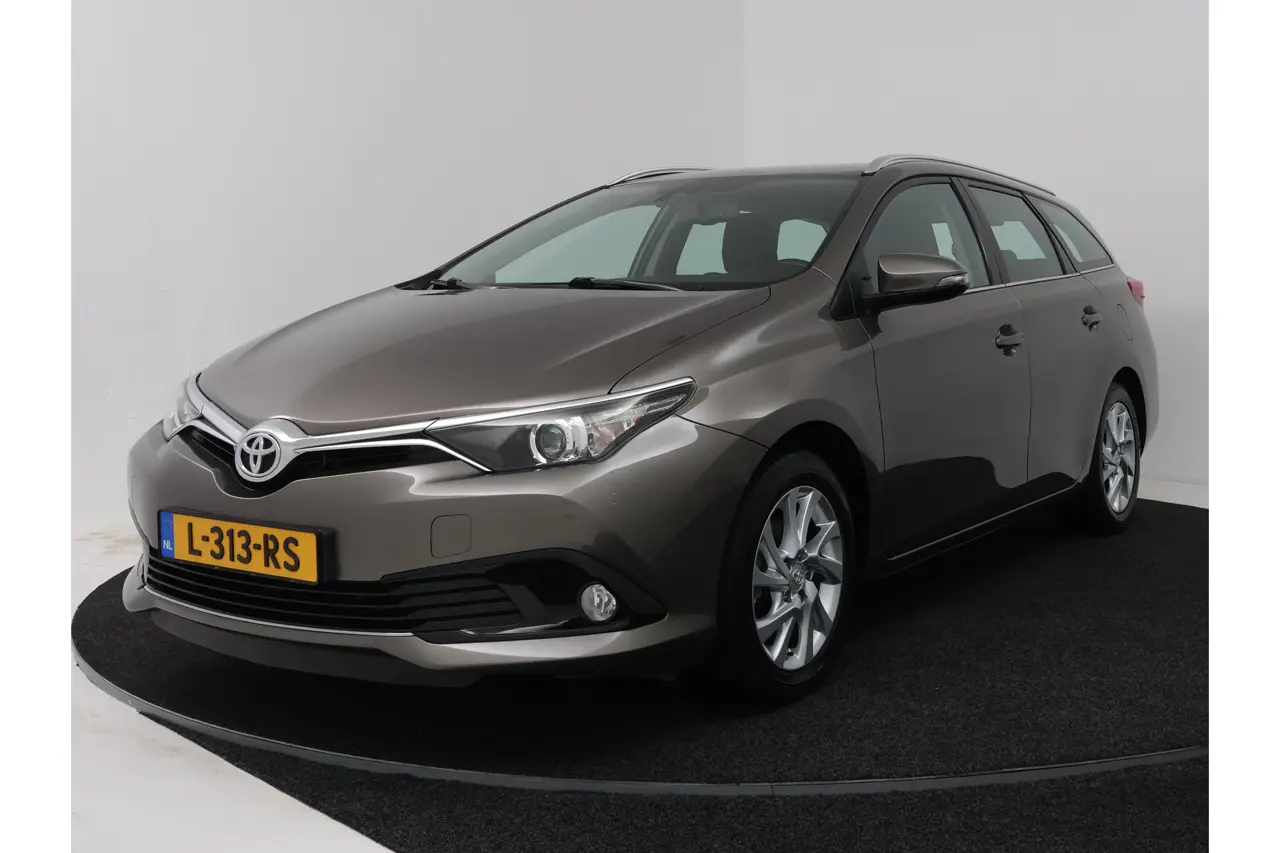 Toyota Auris Touring Sports 1.2T Dynamic 2017, foto 1