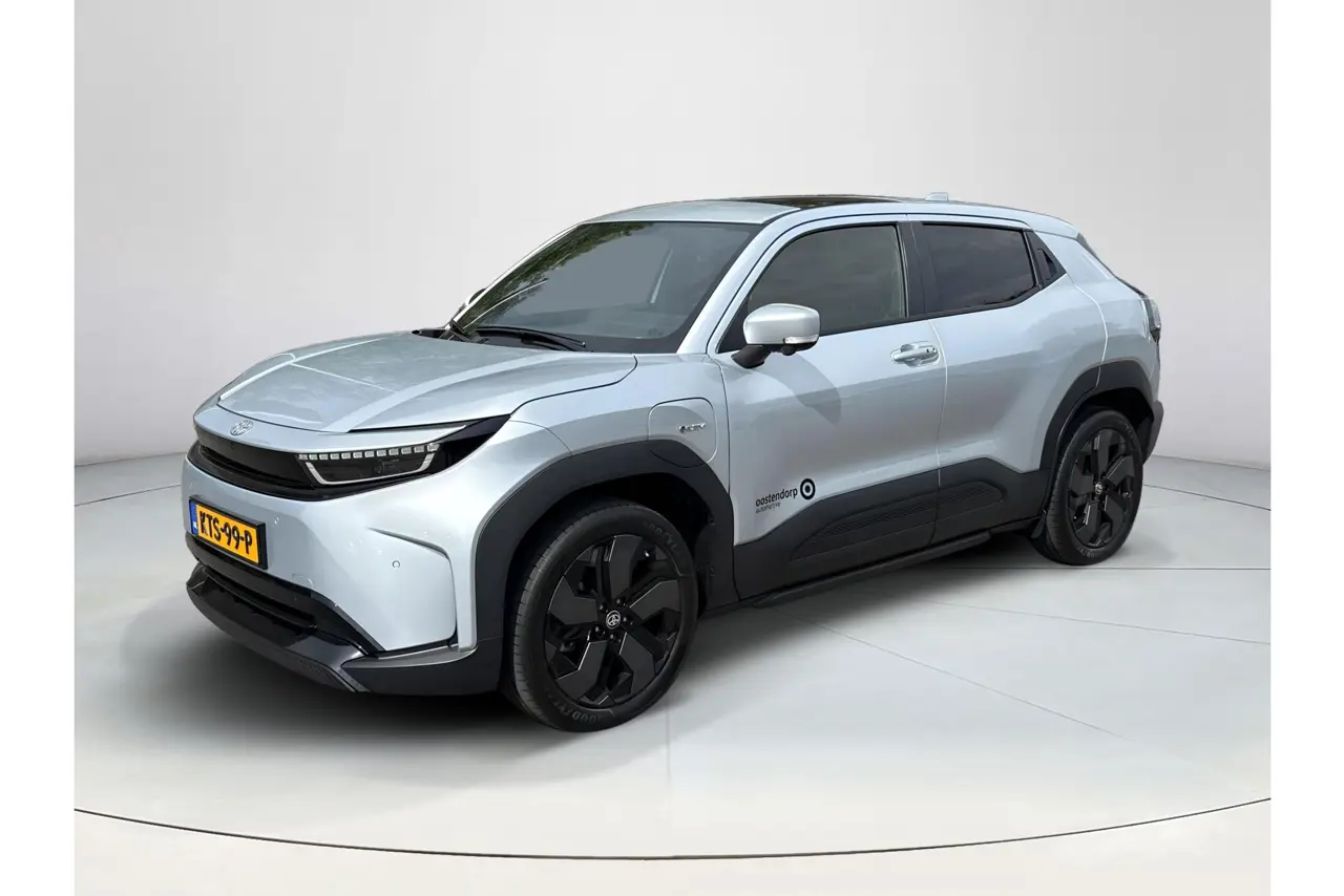 Toyota Urban Cruiser Executive 61 kWh 2026, foto 1