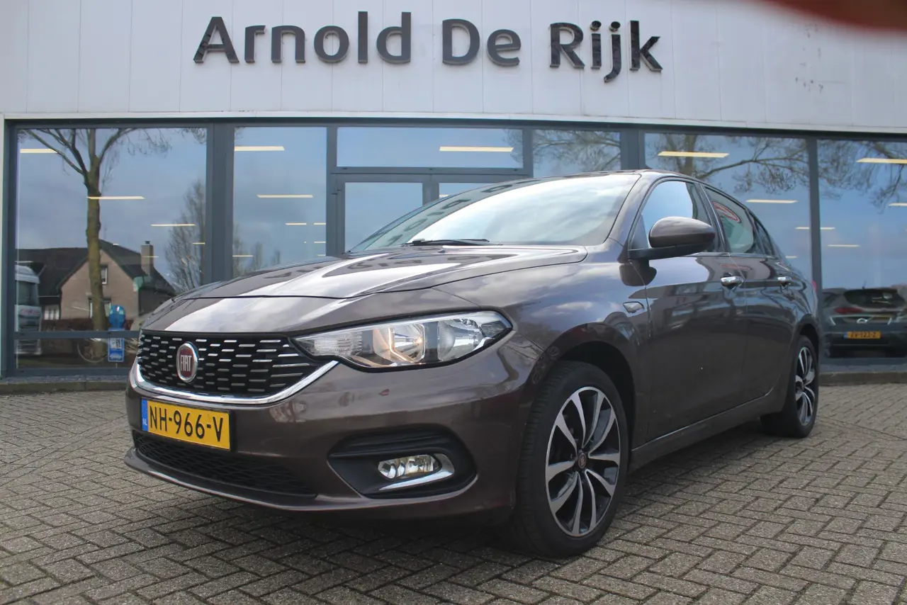 Fiat Tipo 1.4 16V Lounge 2017, foto 1