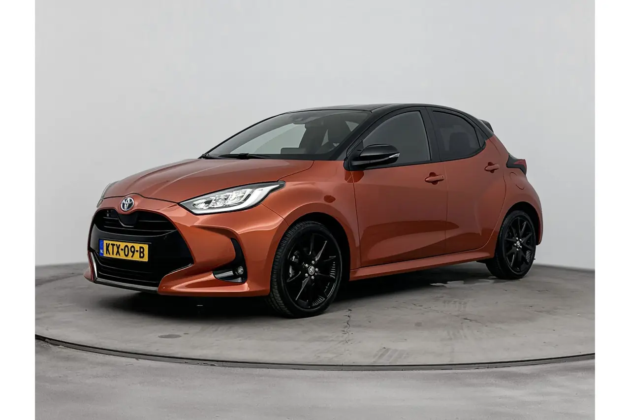 Toyota Yaris 1.5 Hybrid Executive Limited 2023, foto 1