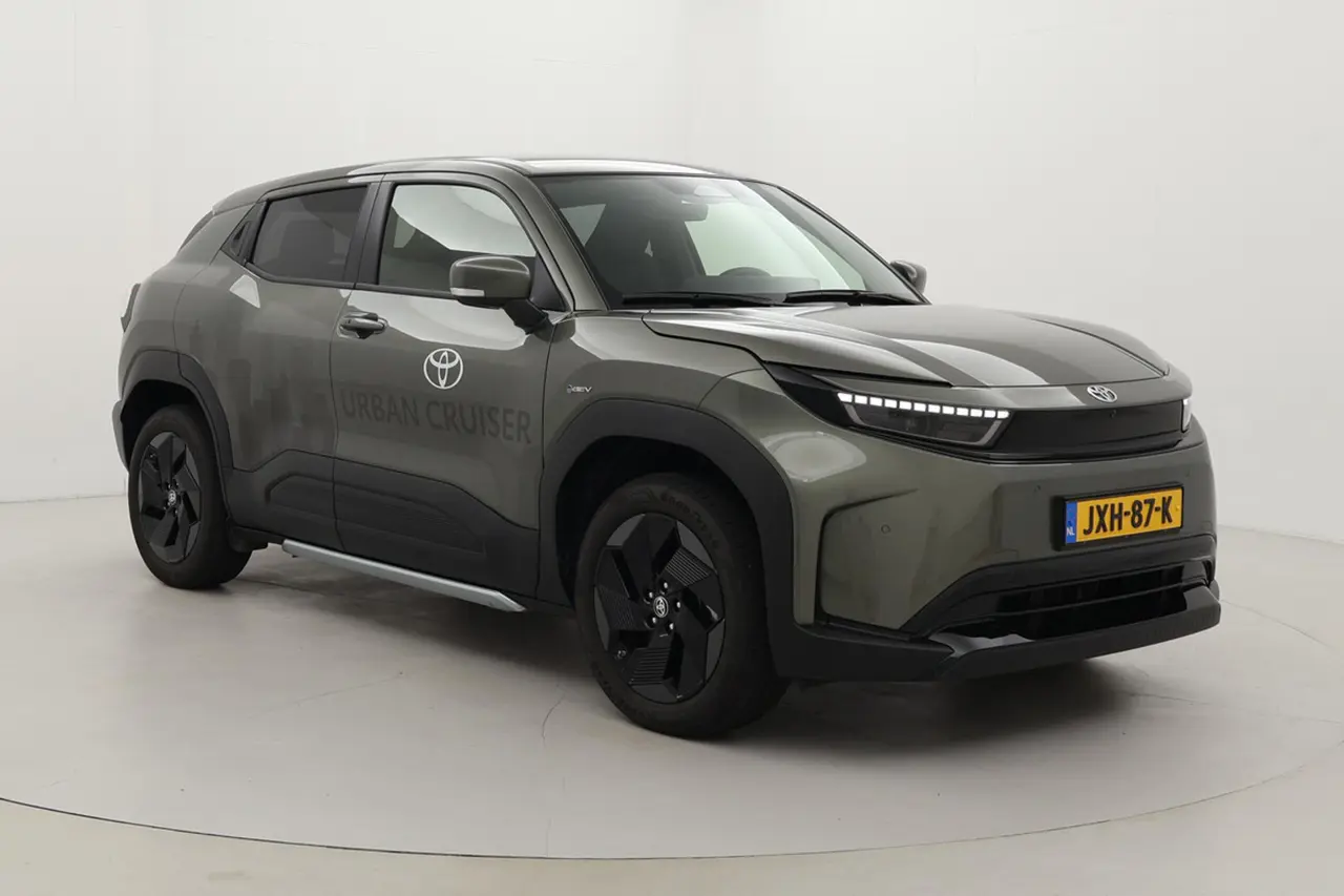 Toyota Urban Cruiser Dynamic 61 kWh 2026, foto 1