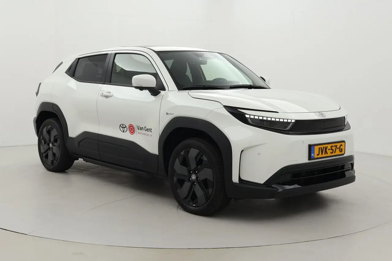Toyota Urban Cruiser Executive 61 kWh 2026, foto 1