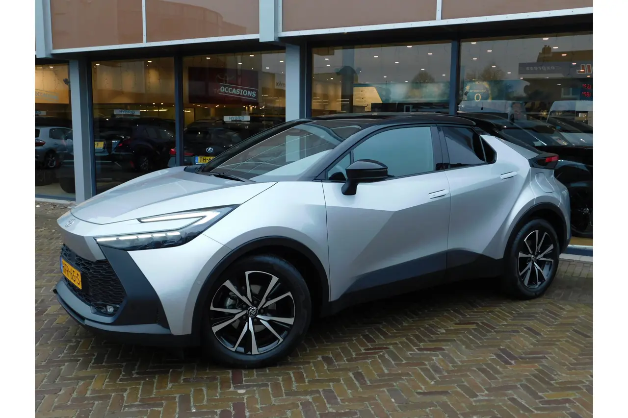 Toyota C-HR 1.8 Hybrid 140 First Edition 2025, foto 1
