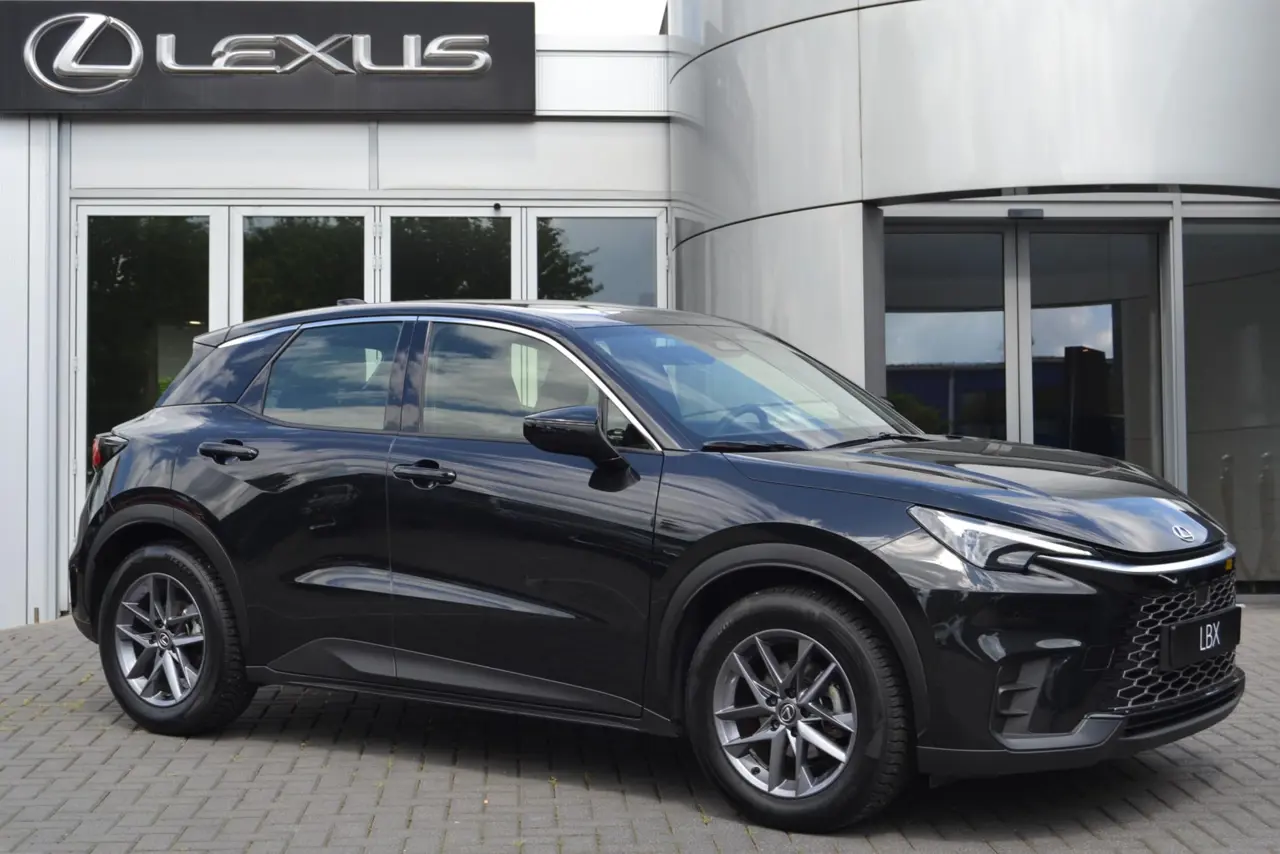 Lexus LBX 1.5 2Wd 2025, foto 1