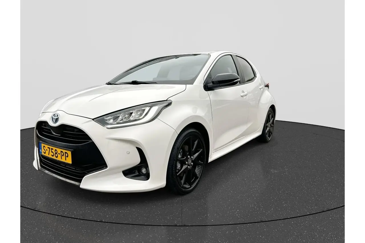 Toyota Yaris 1.5 Hybrid Executive 2023, foto 1