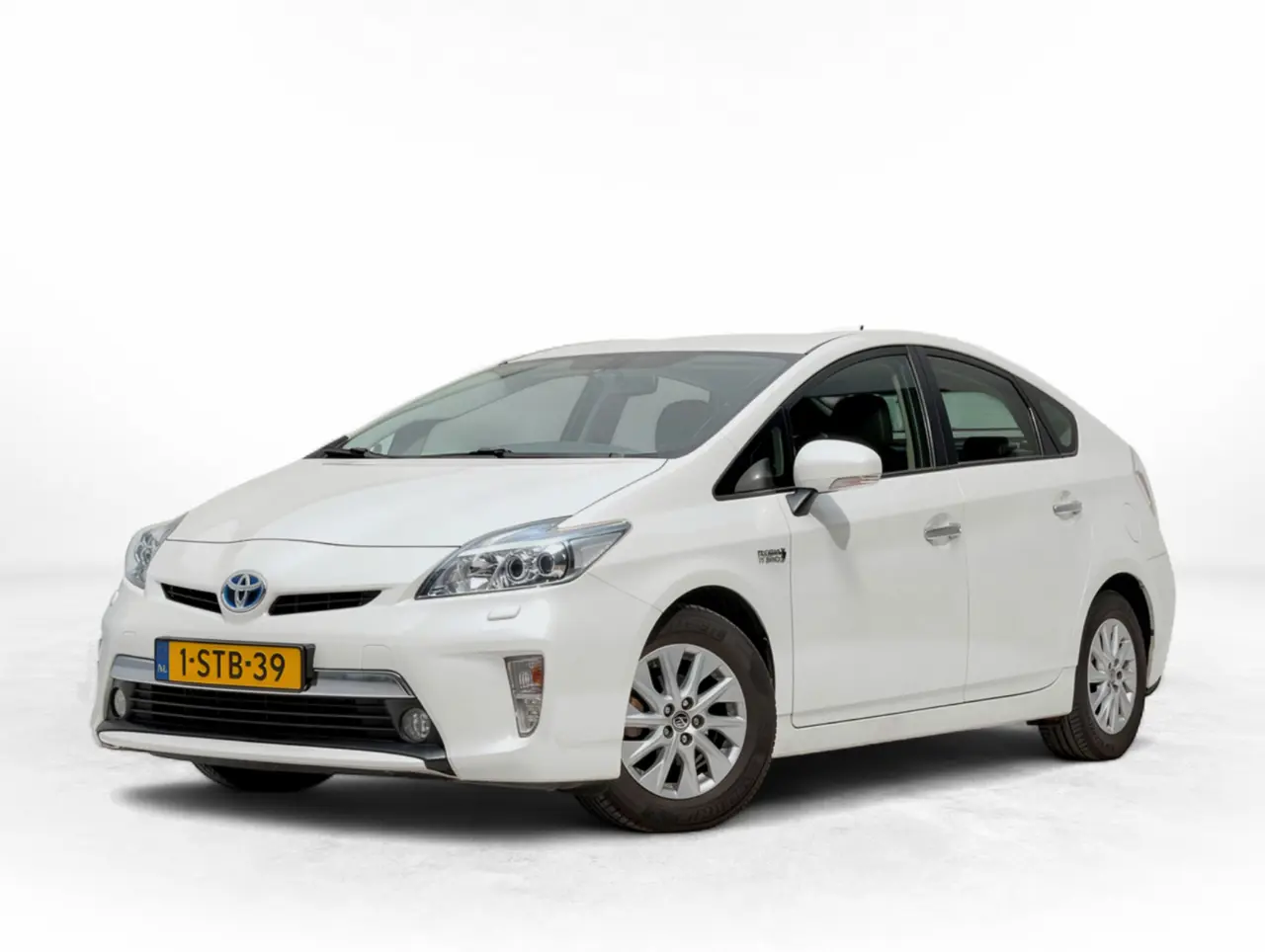 Toyota Prius 1.8 Plug-in Dynamic Business 2013, foto 1