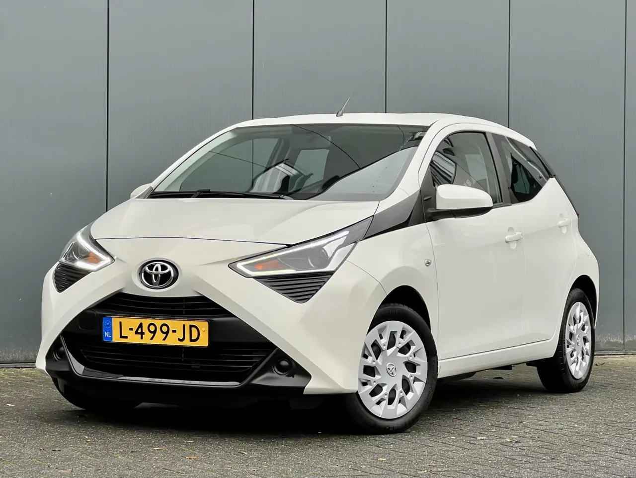 Toyota Aygo 1.0 VVT-i X-Play 2021, foto 1