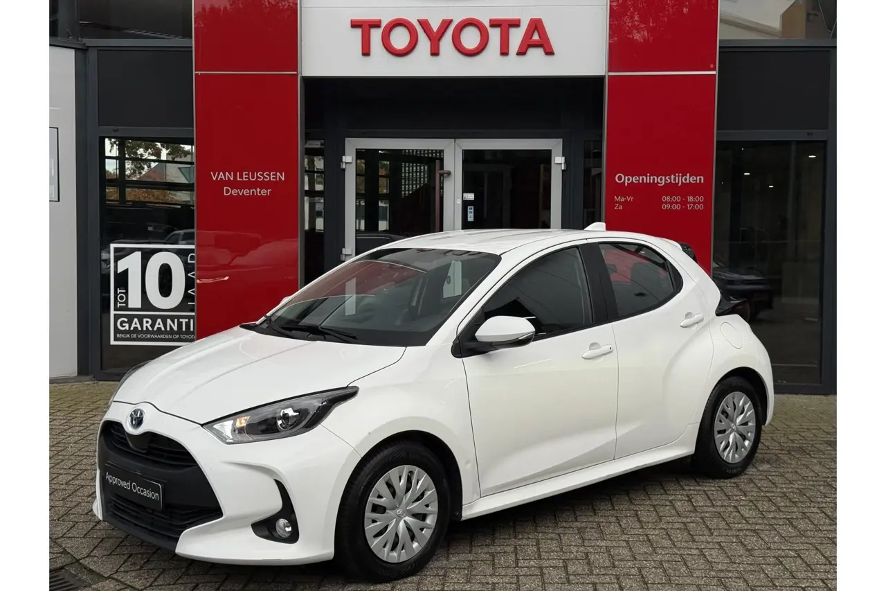 Toyota Yaris 1.5 Hybrid Active 2022, foto 1
