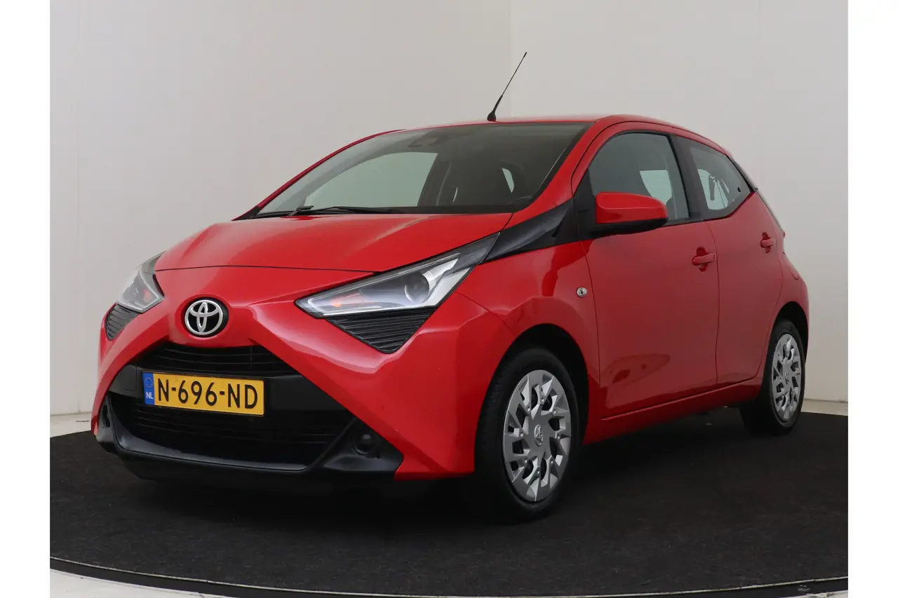 Toyota Aygo 1.0 VVT-i x-play 2021, foto 1