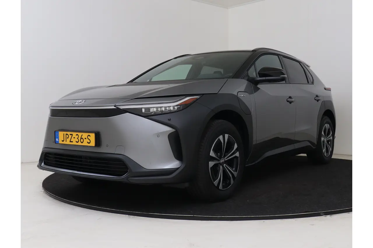 Toyota bZ4X Dynamic 71 kWh 2025, foto 1