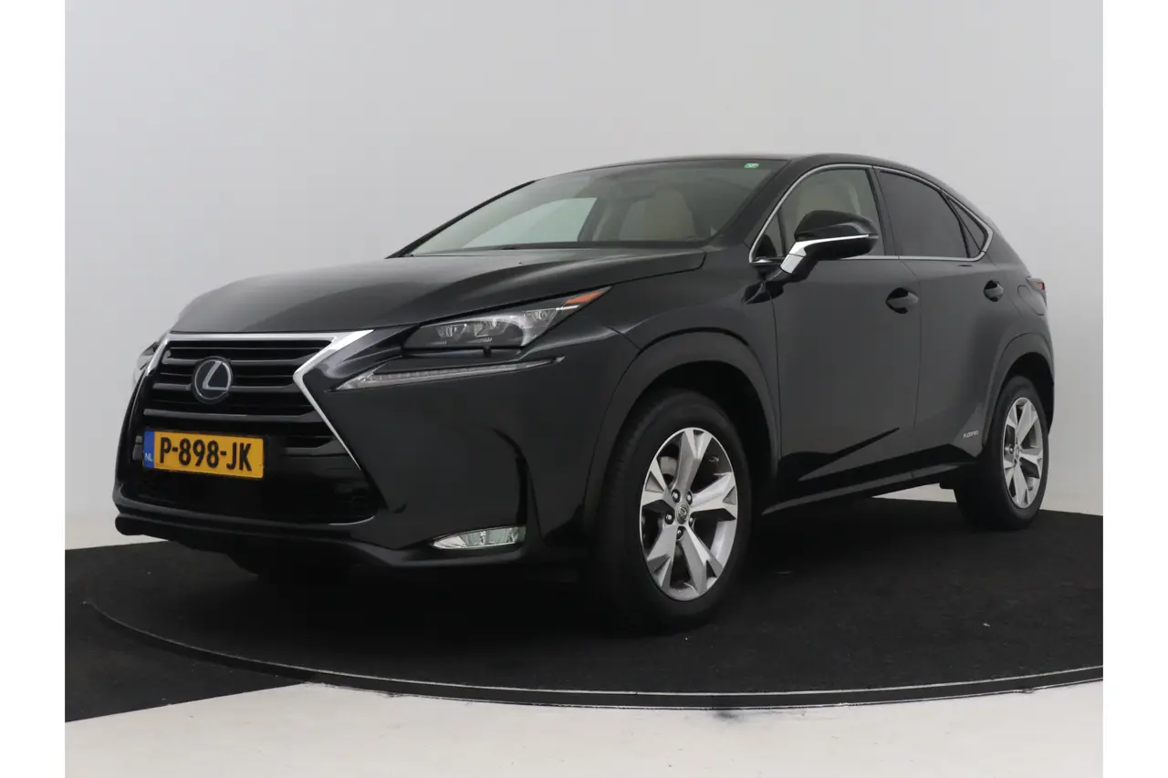 Lexus NX 300H AWD President Line Limited 2016, foto 1