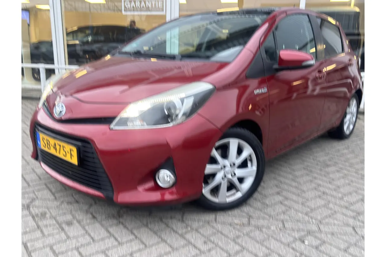 Toyota Yaris 1.5 Full Hybrid Dynamic 2014, foto 1
