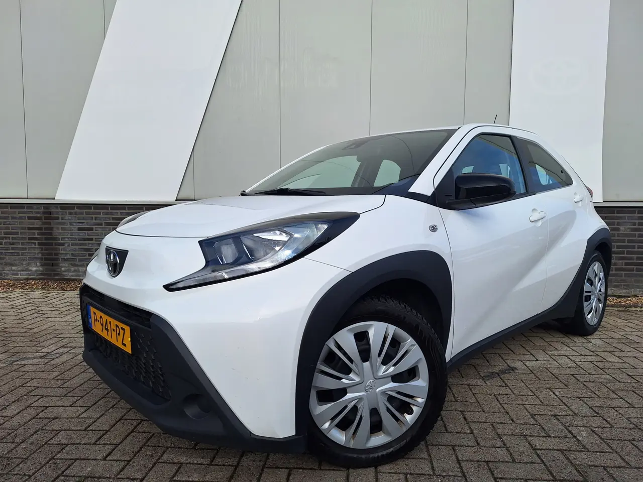 Toyota Aygo X 1.0 VVT-i Mt Play Airco Ad Cruise Apple 2022, foto 1