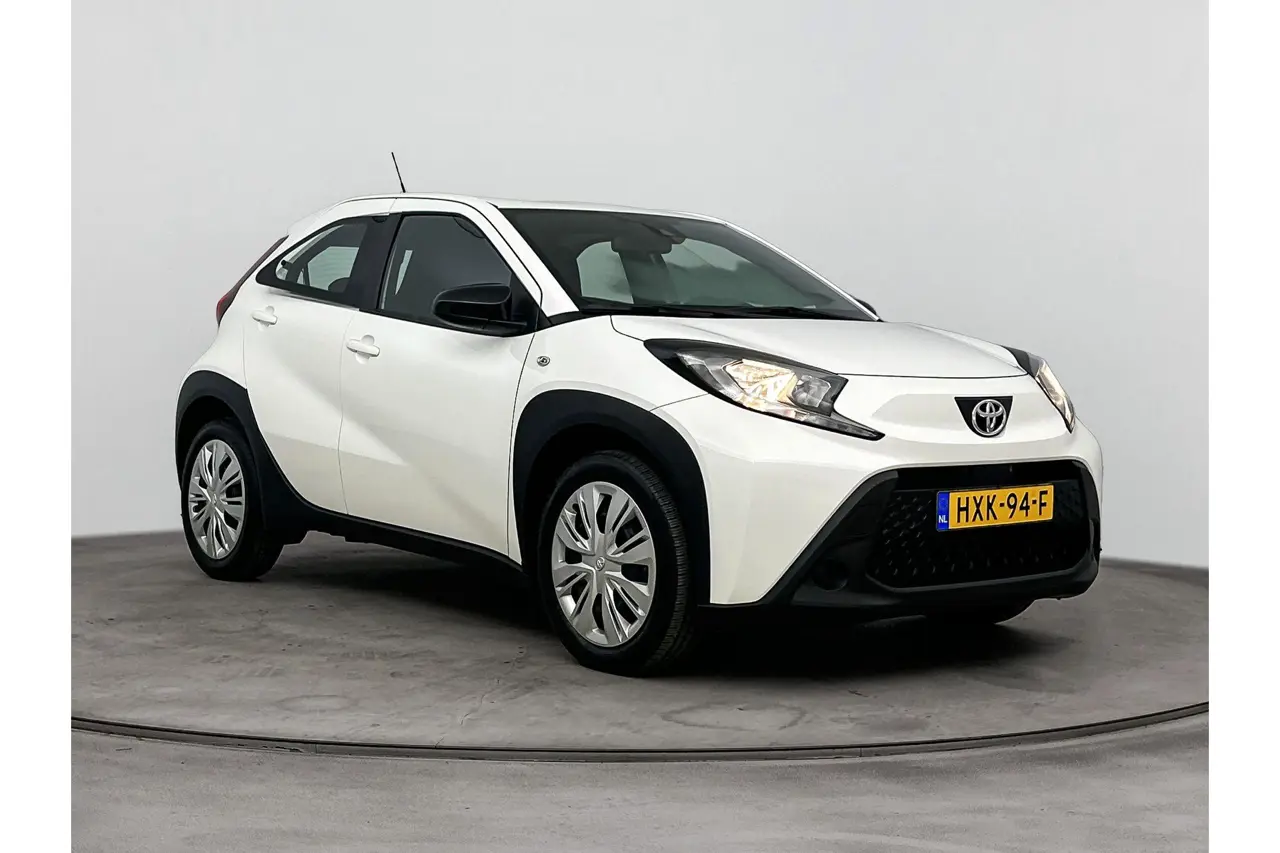 Toyota Aygo X 1.0 VVT-i S-CVT Play 2025, foto 1
