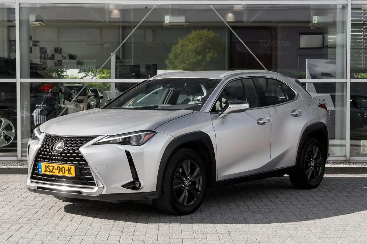 Lexus UX 250H 2023, foto 1