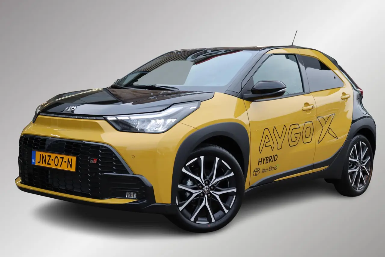 Toyota Aygo X Hybrid 115 Gr Sport, Jbl Audio, Navigatie, Led 2025, foto 1