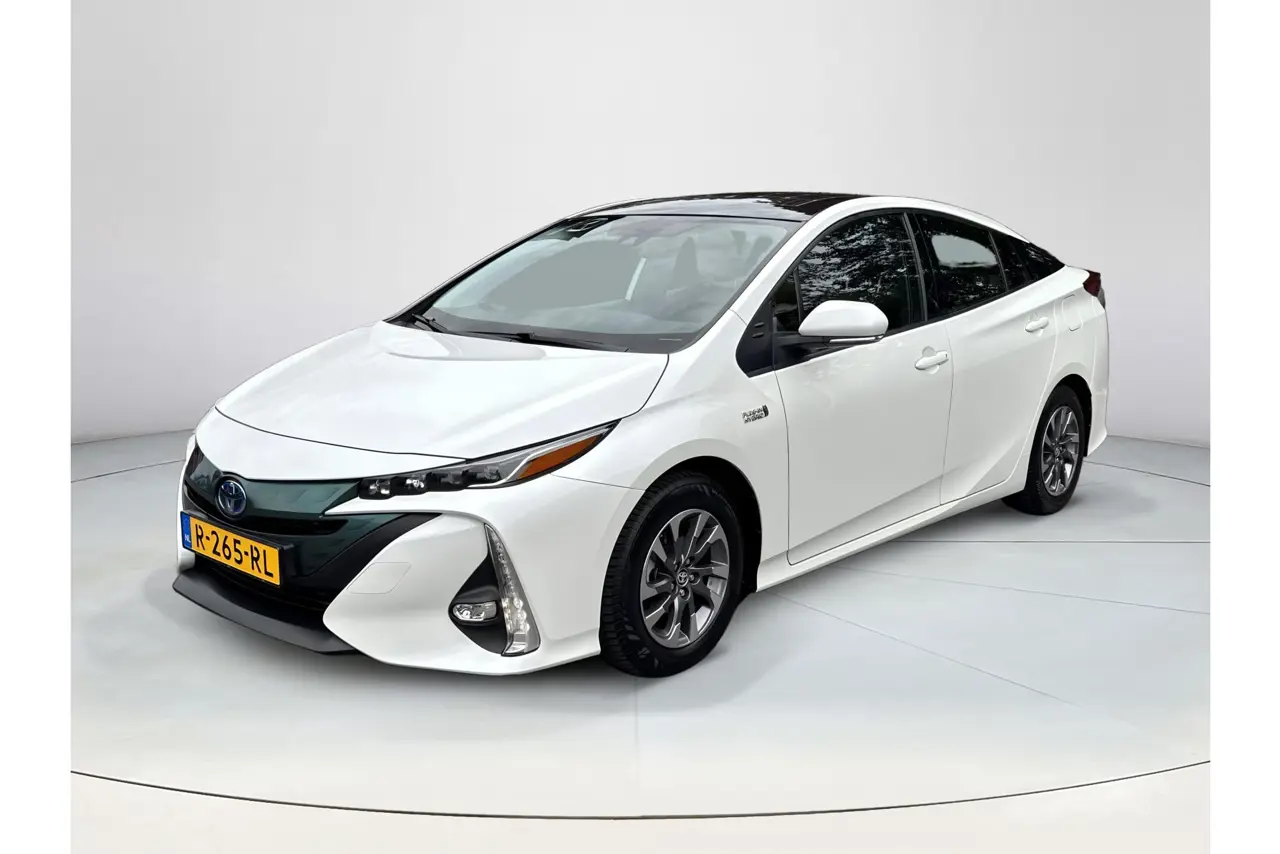 Toyota Prius 1.8 Plug-In Dynamic 2018, foto 1