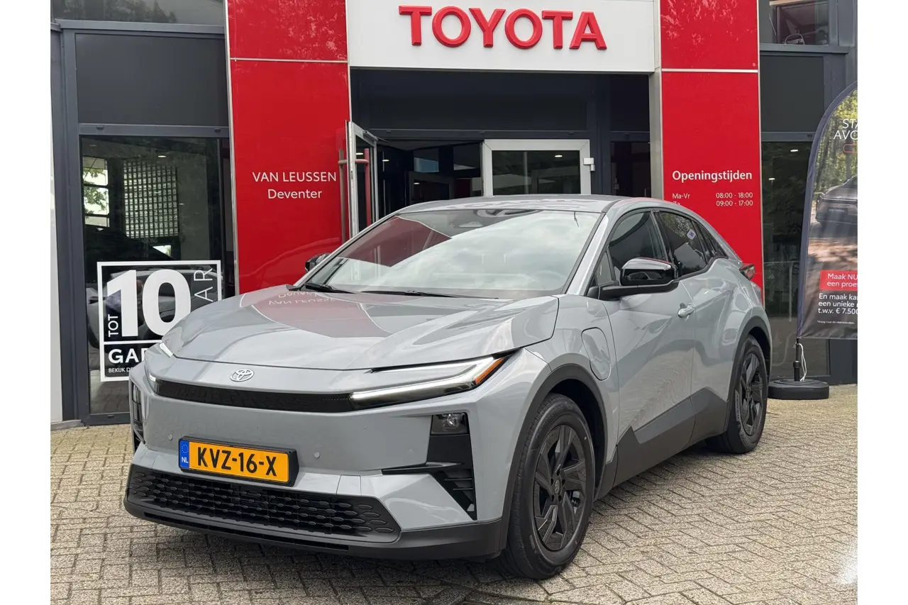 Toyota C-HR First Edition 77 kWh 2026, foto 1