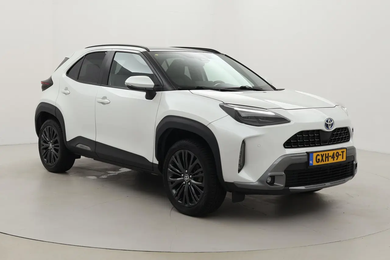 Toyota Yaris Cross 1.5 Hybrid AWD Adventure 2023, photo 1