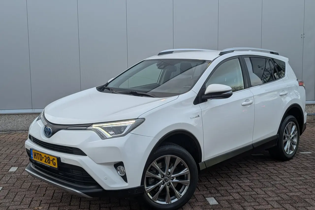 Toyota RAV4 2.5 Hybrid Executive 2017, foto 1