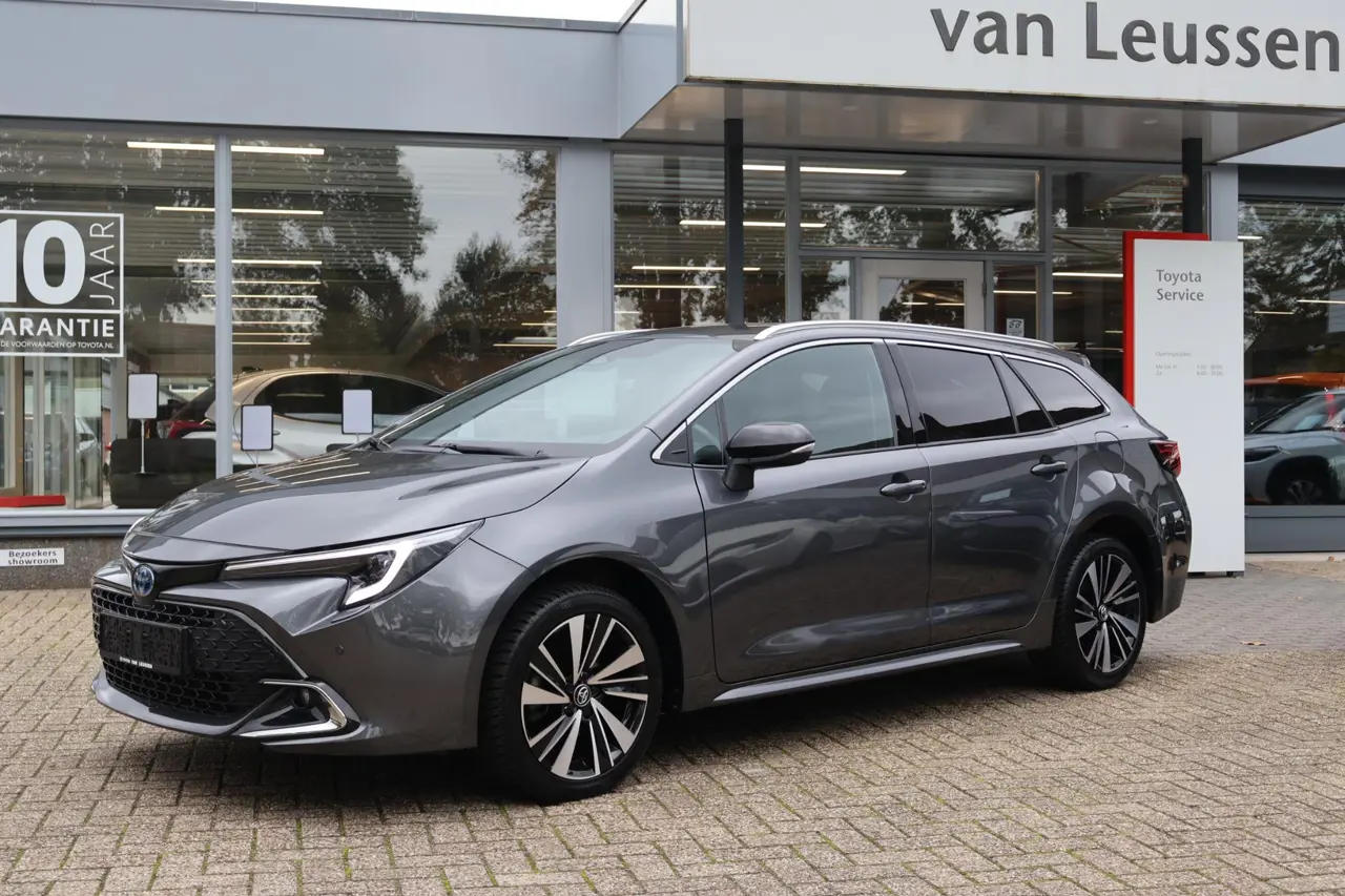 Toyota Corolla Hybrid 140 2025, foto 1