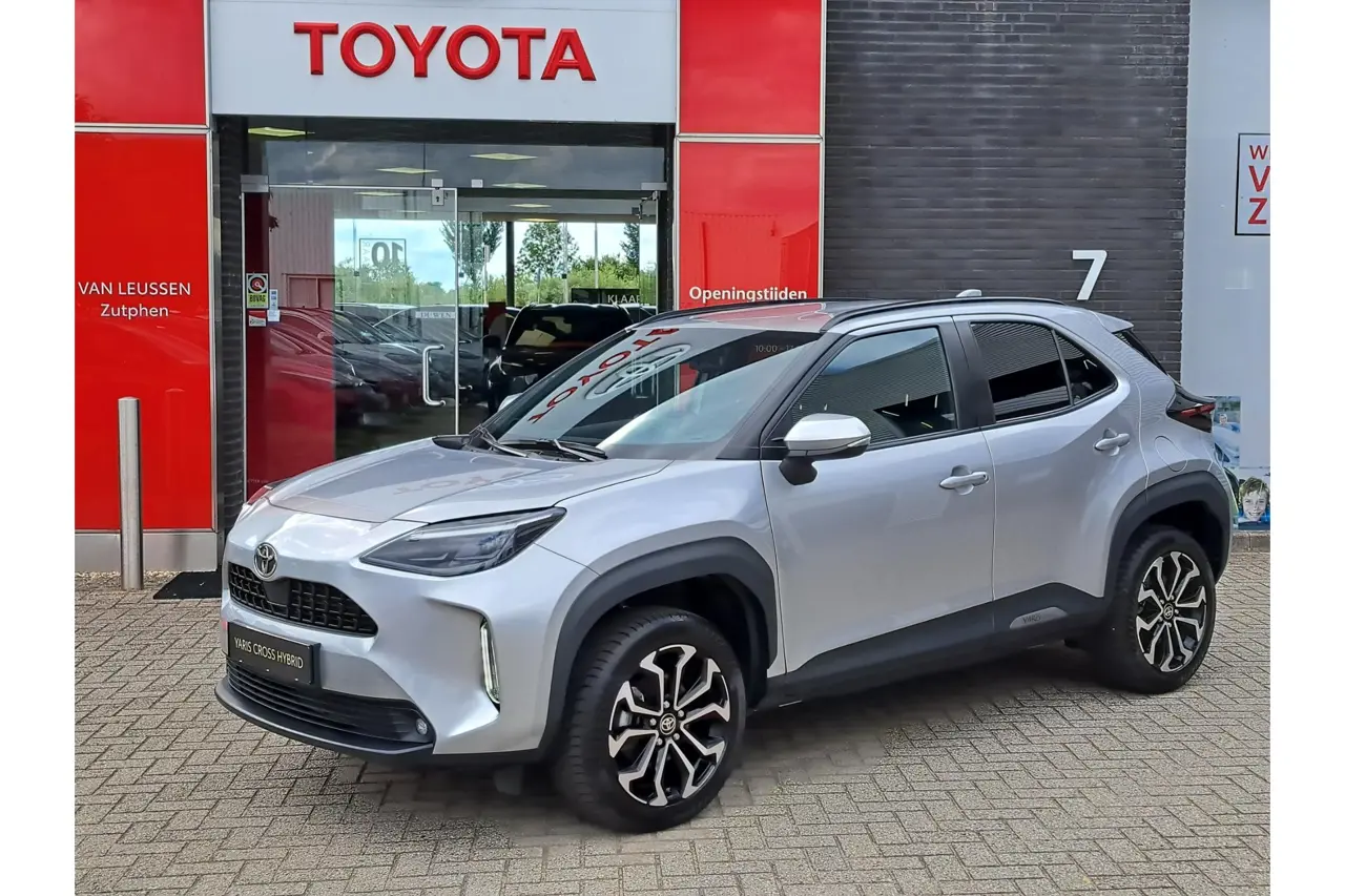 Toyota Yaris Cross 1.5 Hybrid 115 First Edition 2025, foto 1