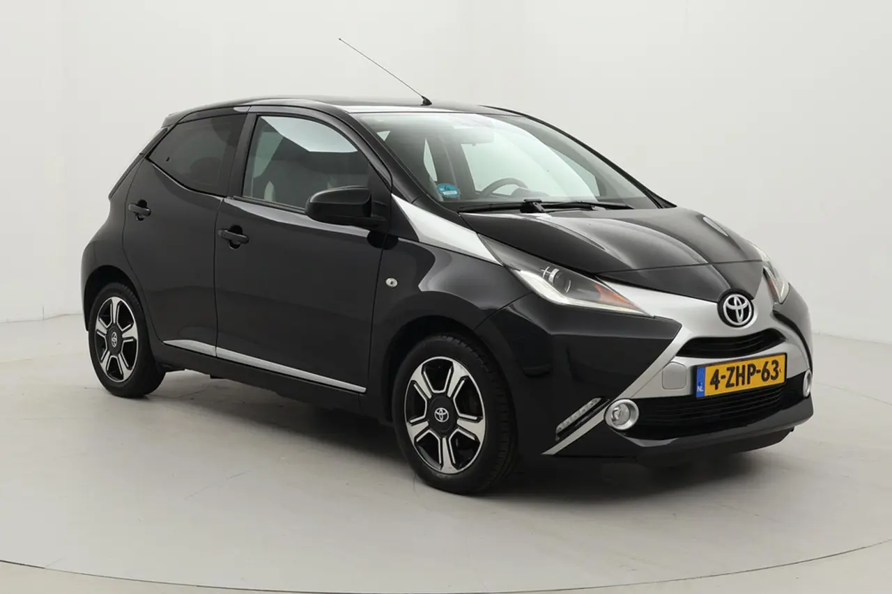 Toyota Aygo 1.0 VVT-i X-Clusiv 2015, foto 1