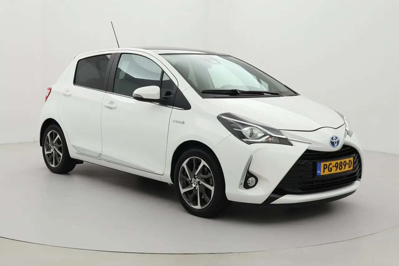 Toyota Yaris 1.5 Hybrid Premium 2017, foto 1