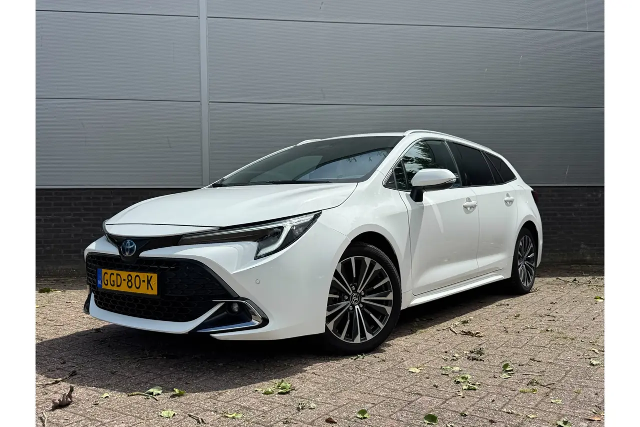 Toyota Corolla Touring Sports Hybrid 140 Dynamic 2024, photo 1