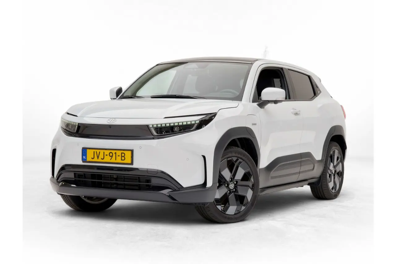 Toyota Urban Cruiser Executive 61 kWh 2026, foto 1