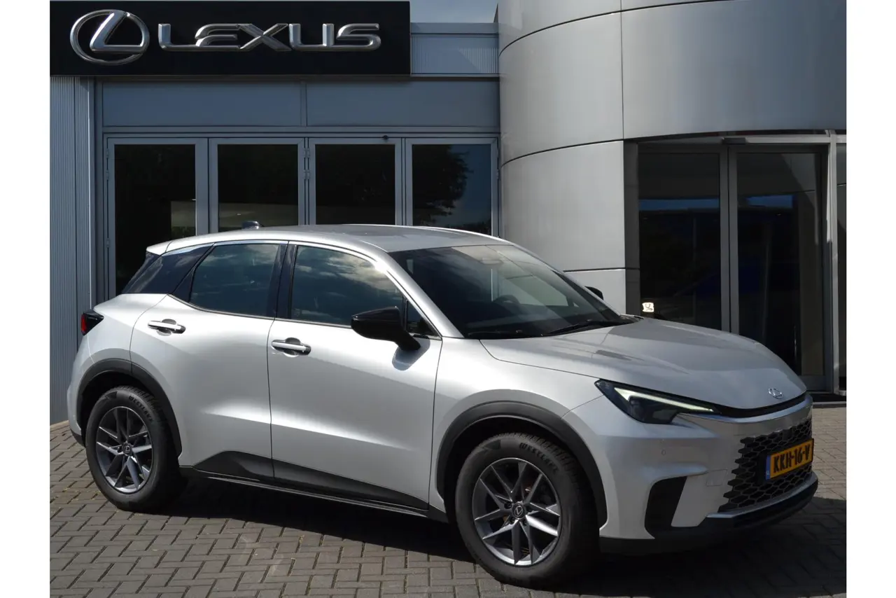 Lexus LBX 1.5 2Wd 2025, foto 1