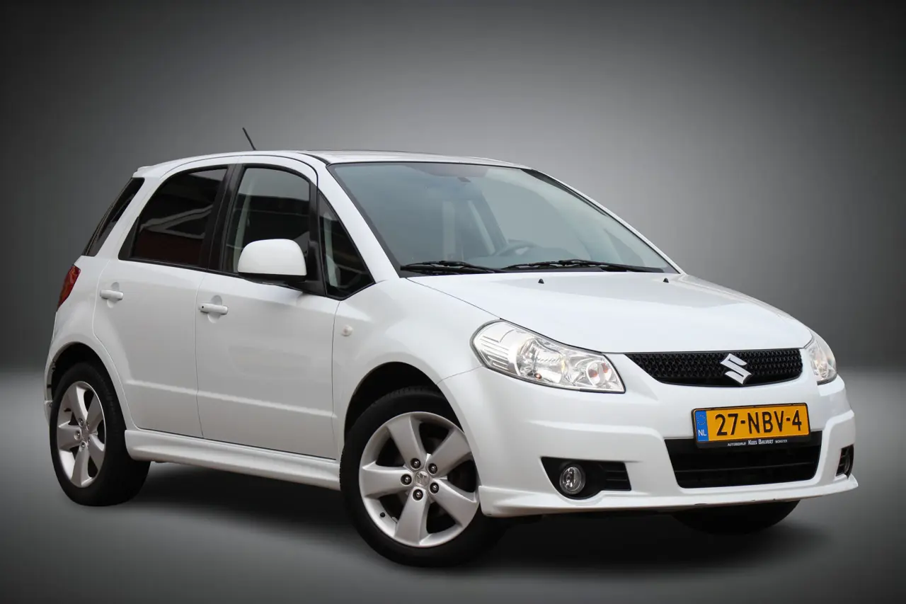 Suzuki SX4 1.6 Arrow 2010, foto 1