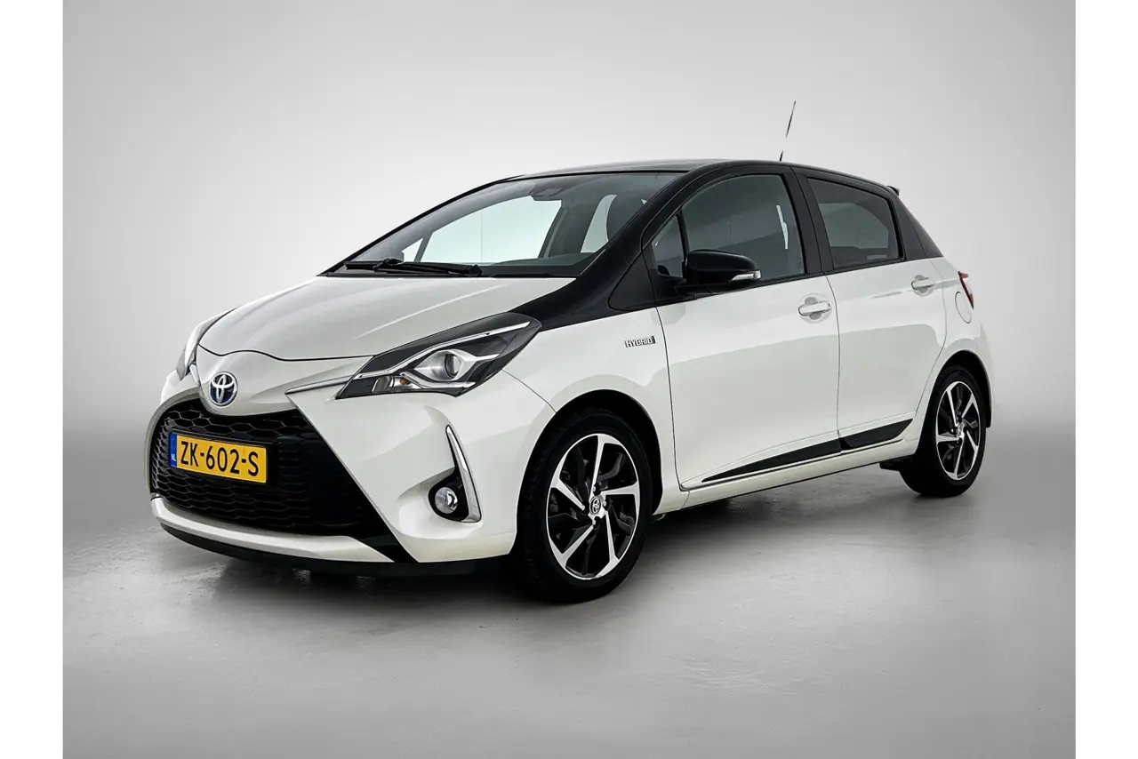 Toyota Yaris 1.5 Hybrid Executive Bi-Tone 2019, foto 1